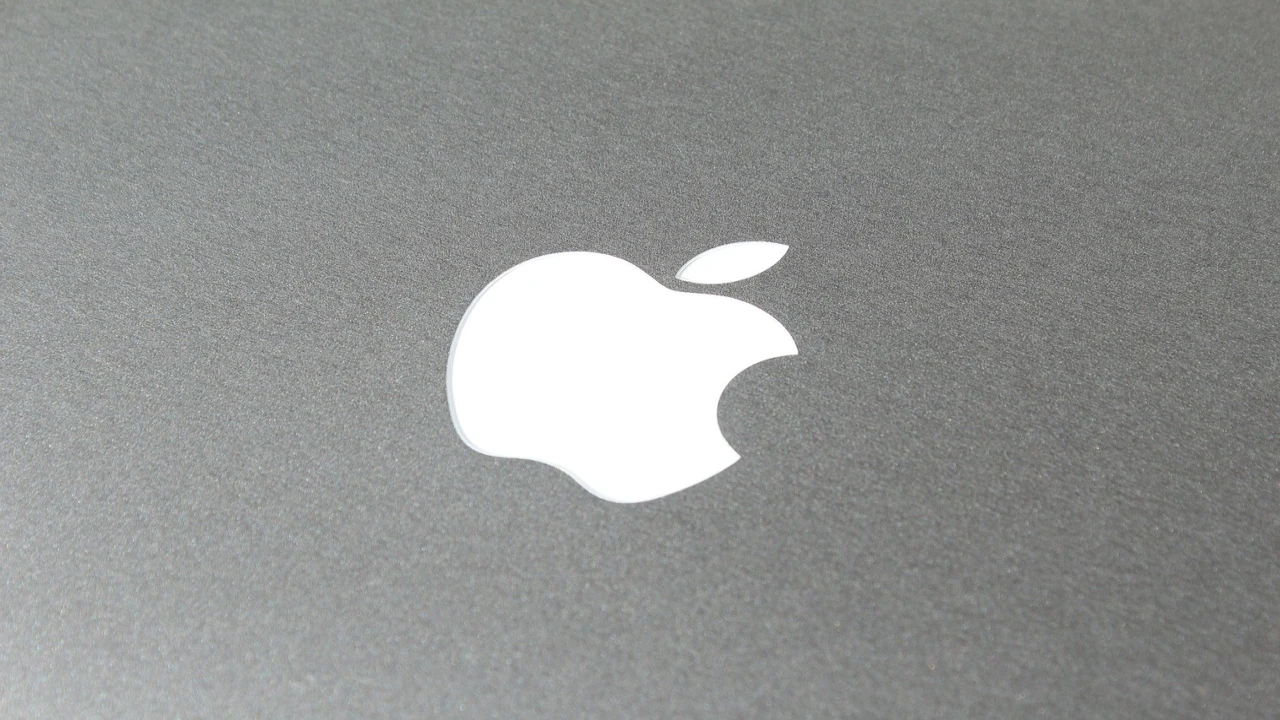 Trump Tarifeleri iPhone Fiyatlarını Yükseltebilir: Apple Zor Kararlar Eşiğinde