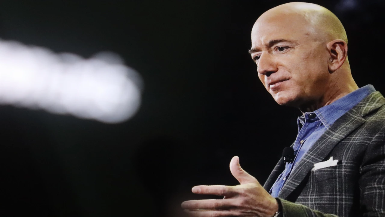 Jeff Bezos’un Venedik Düğünü Protestolarla Gündemde