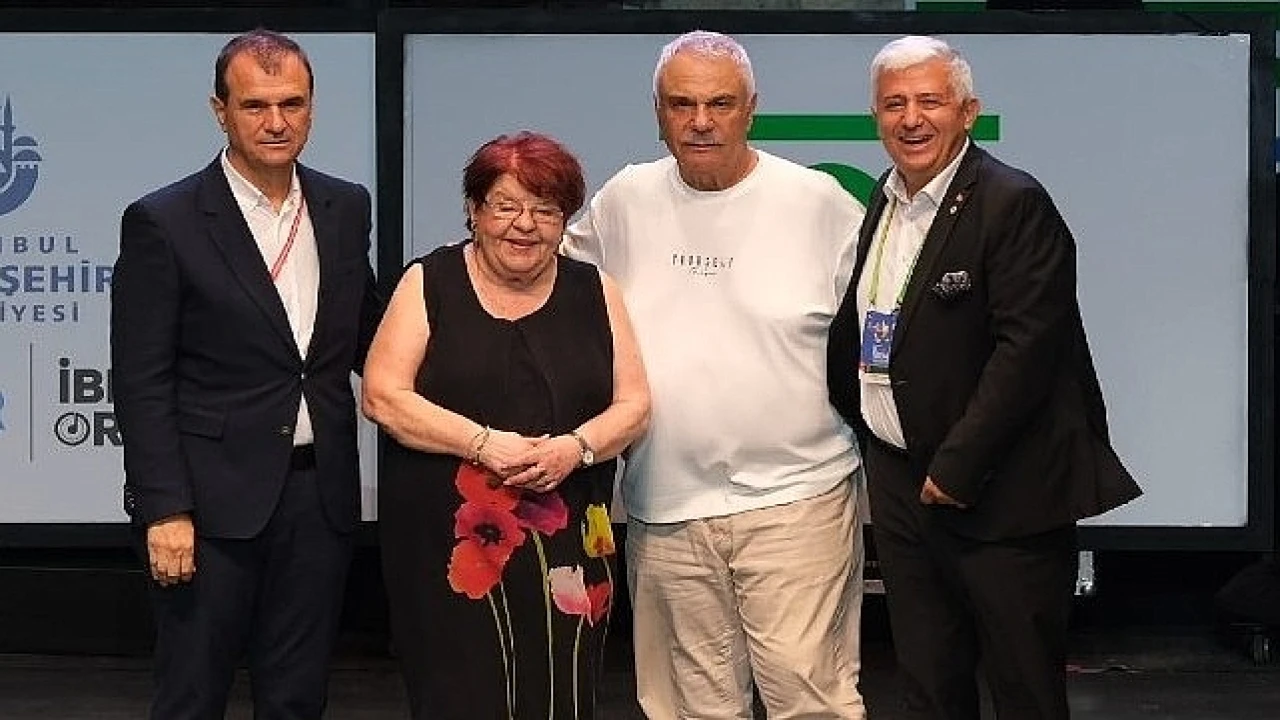 Halil Ergün ve Defne Yalnız’a ’Yaşam Boyu Başarı Ödülü’ verildi