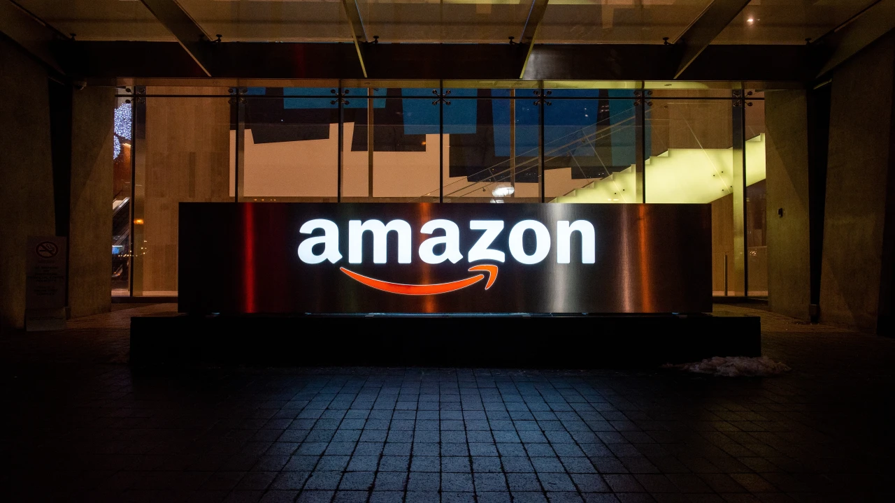 Amazon Web Services Çöktü: Küresel Kesinti Facebook, Zoom ve Slack’i Vurdu
