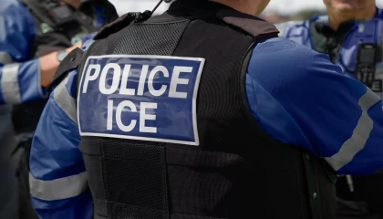 Monterey County'de ICE Baskını: Göçmenlik Yetkilileri Bir Kişiyi Gözaltına Aldı
