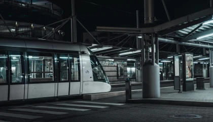 New York'ta "Metro Sörfü" Can Aldı: 15 Yaşındaki Çocuk Hayatını Kaybetti