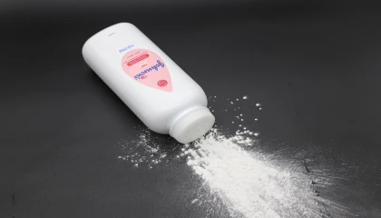 Johnson & Johnson, ABD ve Kanada’da Bebek Pudrası Satışını Durduruyor